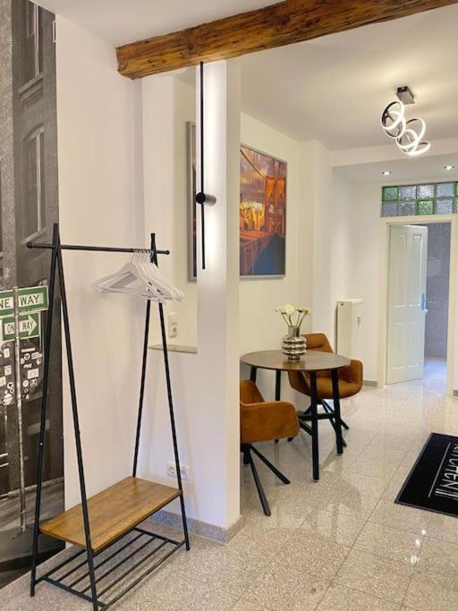 Apartment Cozy, Neu, Modern