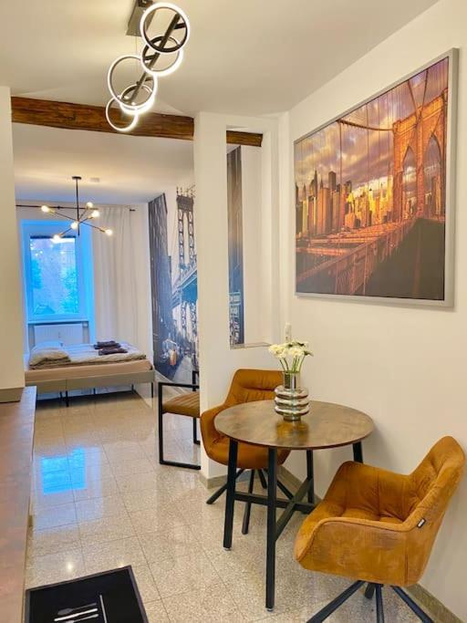 Cozy, Neu, Modern Apartment